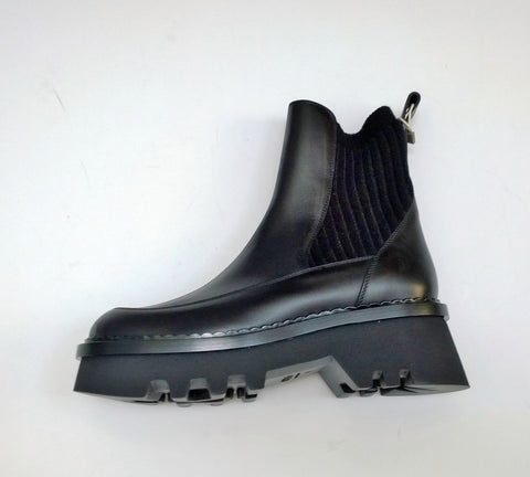Chloé Owena Black Ankle Platform Boots with Elastic Sides