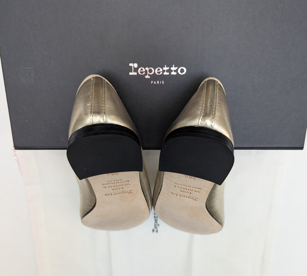 Repetto Flora Ballet Flats in Pale Gold Leather with Black Patent Cap Toe New in Bow
