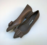 Ferrragamo Viva Bow Flats in Caraway Taupe Grey Brown Leather New in Box Shoes