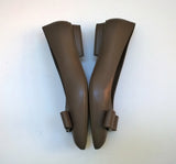Ferrragamo Viva Bow Flats in Caraway Taupe Grey Brown Leather New in Box Shoes