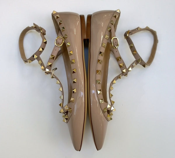 Valentino Garavani Rockstud Poudre Patent Flats Beige Ankle Strap Shoes