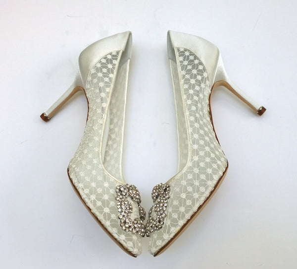 Manolo Blahnik Hangisi Lace 90 in Cream Lace Heels